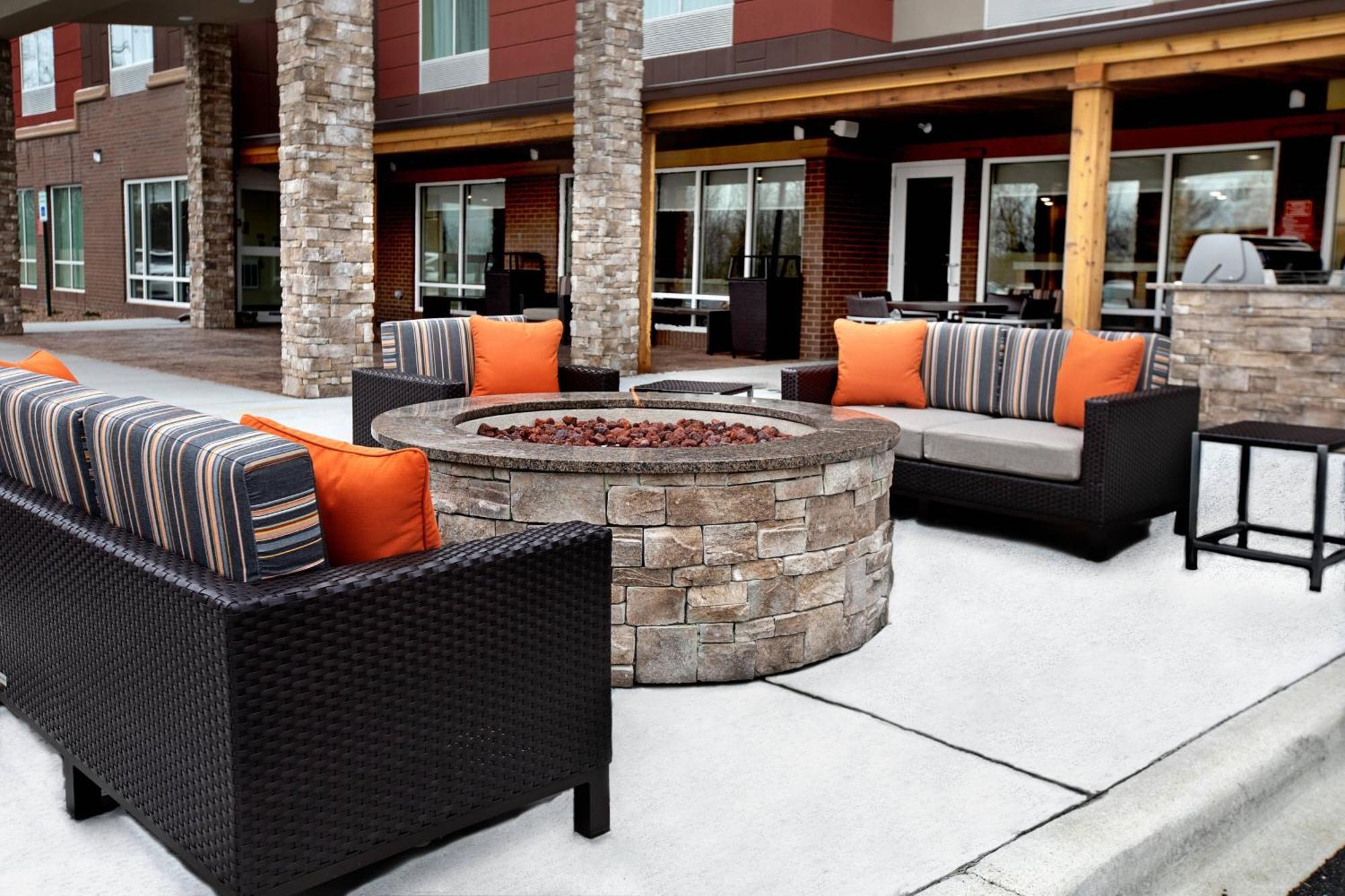 Towneplace Suites By Marriott Louisville Airport Exterior foto